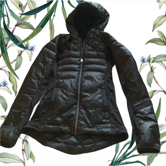 LULULEMON DOWN FOR A RUN JACKET Black Original Release SIZE 4,6 - Picture 4 of 11